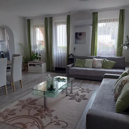 Nagcsalados Rozsa Apartament Balatonlelle